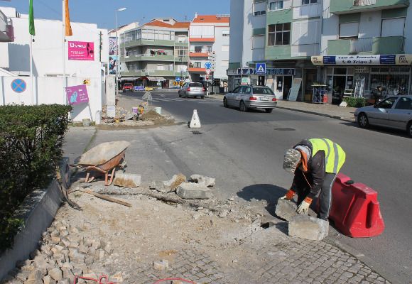 Rebaixamento de lancis Rua dos Foros de Amora