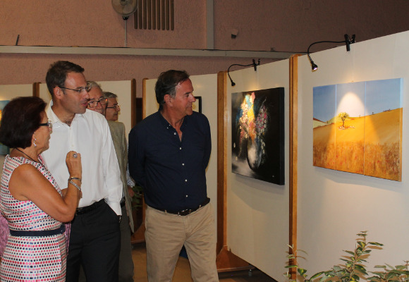 Exposições de "Flores" e Bordados na SFOA