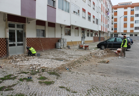 Requalificação de passeio Rua Quinta da Medideira