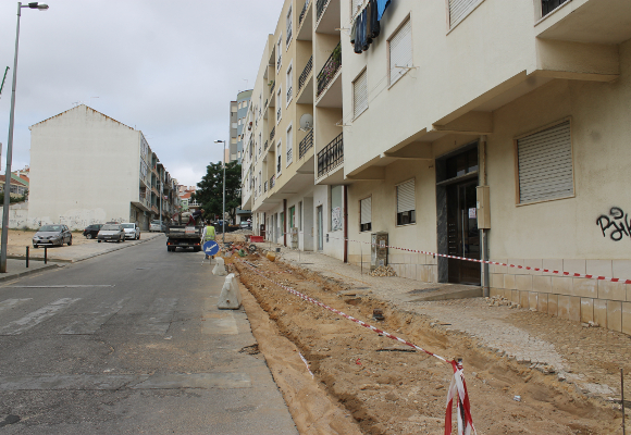 Requalificação de passeio na rua da SFOA